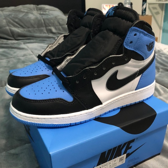 Jordan 1 high unc toe grade school - Picture 1 of 7
